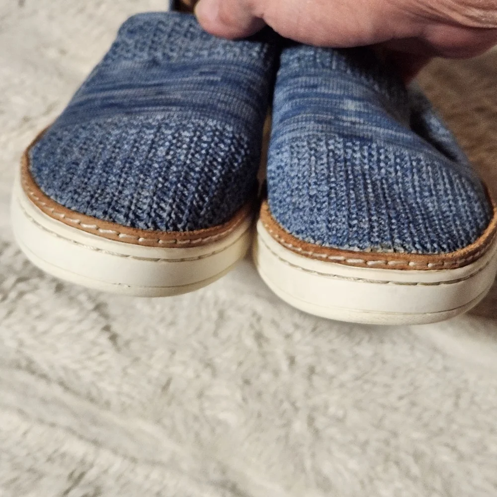 UGG Sammy Cushioned Slip-On Sneakers Women’s Sz 7 Blue Heather Loafers Comfort